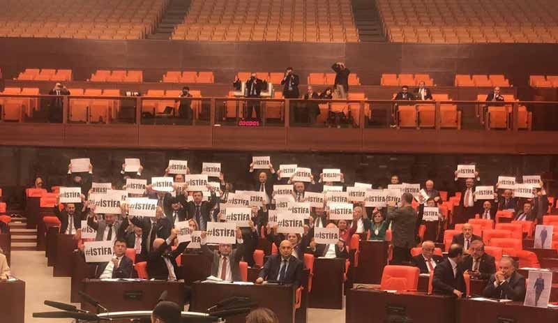 Sinyalizasyona gerek yok' diyen Bakan'a Meclis'te protesto GÃRSEL ile ilgili gÃ¶rsel sonucu